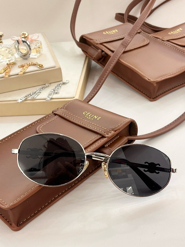 CELINE Sunglasses 138